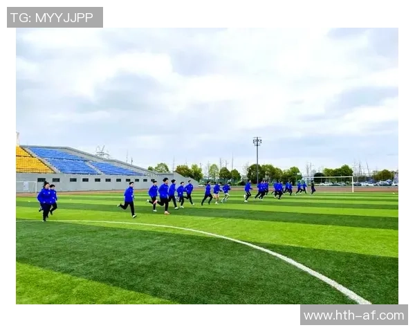 寻找专业足球裁判服务提升比赛公正性与观赏性助力足球赛事顺利进行 寻找专业足球裁判服务提升比赛公正性与观赏性助力足球赛事顺利进行